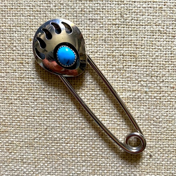 Native American Navajo kingman Turquoise Sterling Silver Bear Paw Pin - Picture 2 of 3